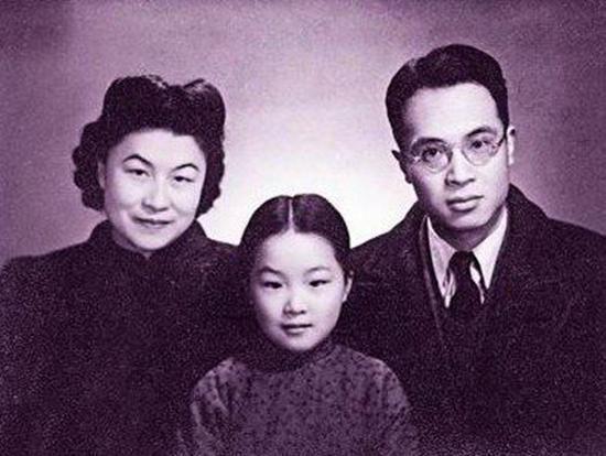 [太阳]1997年春，86岁的杨绛对病床上奄奄一息的女儿说：“安心睡觉，我和你爸
