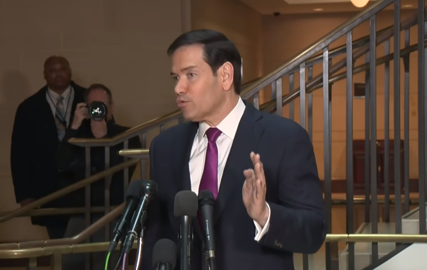 【#鲁比奥称大的还在后面# 】当地时间3月2日下午，在美国华盛顿国会大厦，美国国