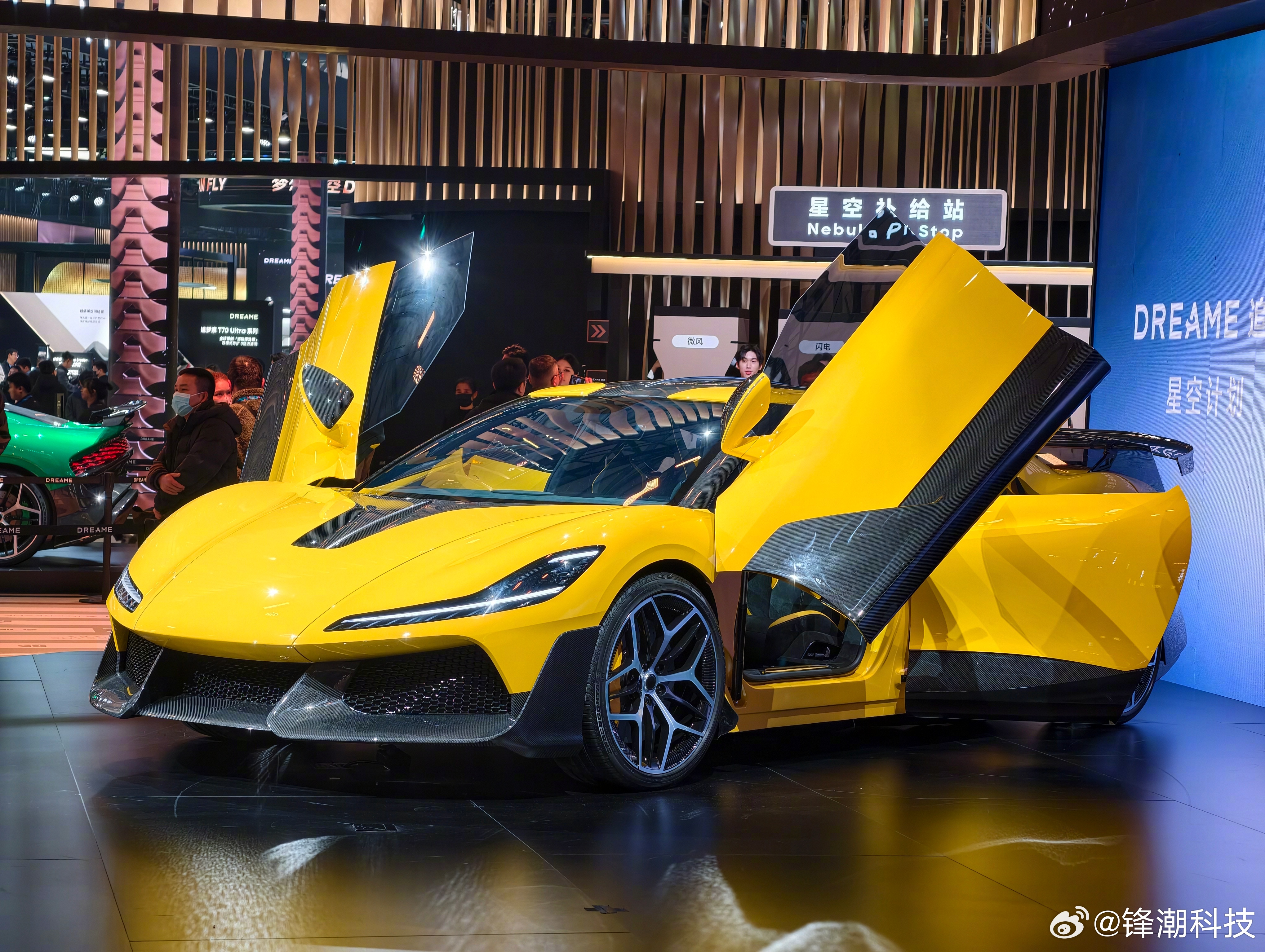 “追觅发布固态电池，计划年内小批量交付，2027 年大规模量产。” 