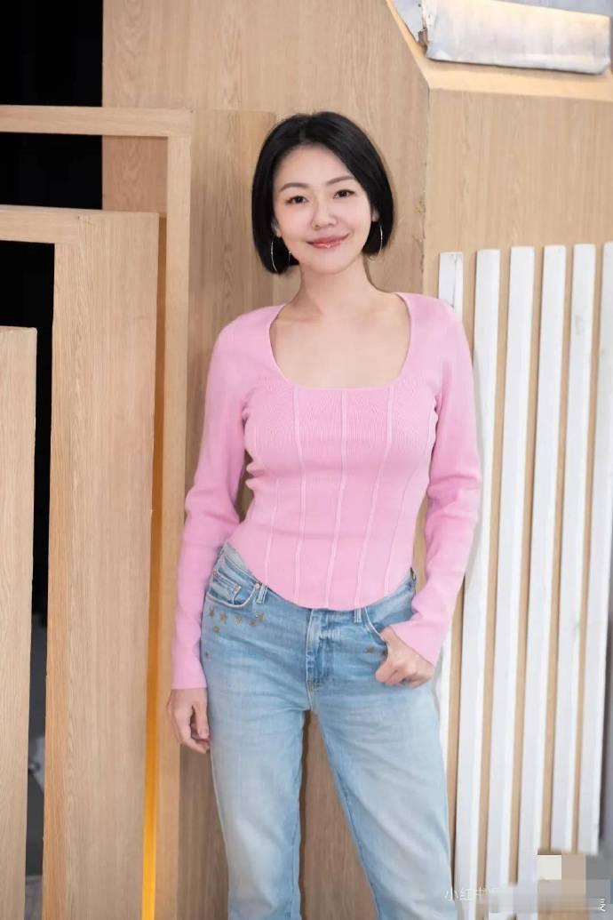 小S力挺范玮琪上浪姐 据台媒，小S今日参加活动力挺范玮琪上《乘风2026》：“不