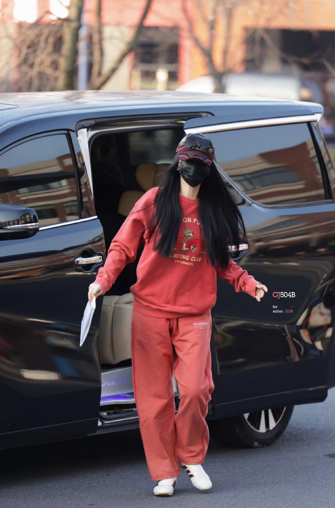 虞书欣云初令围读虞书欣云初令围读上班路透虞书欣《云初令》围读上班啦！，期待云初 