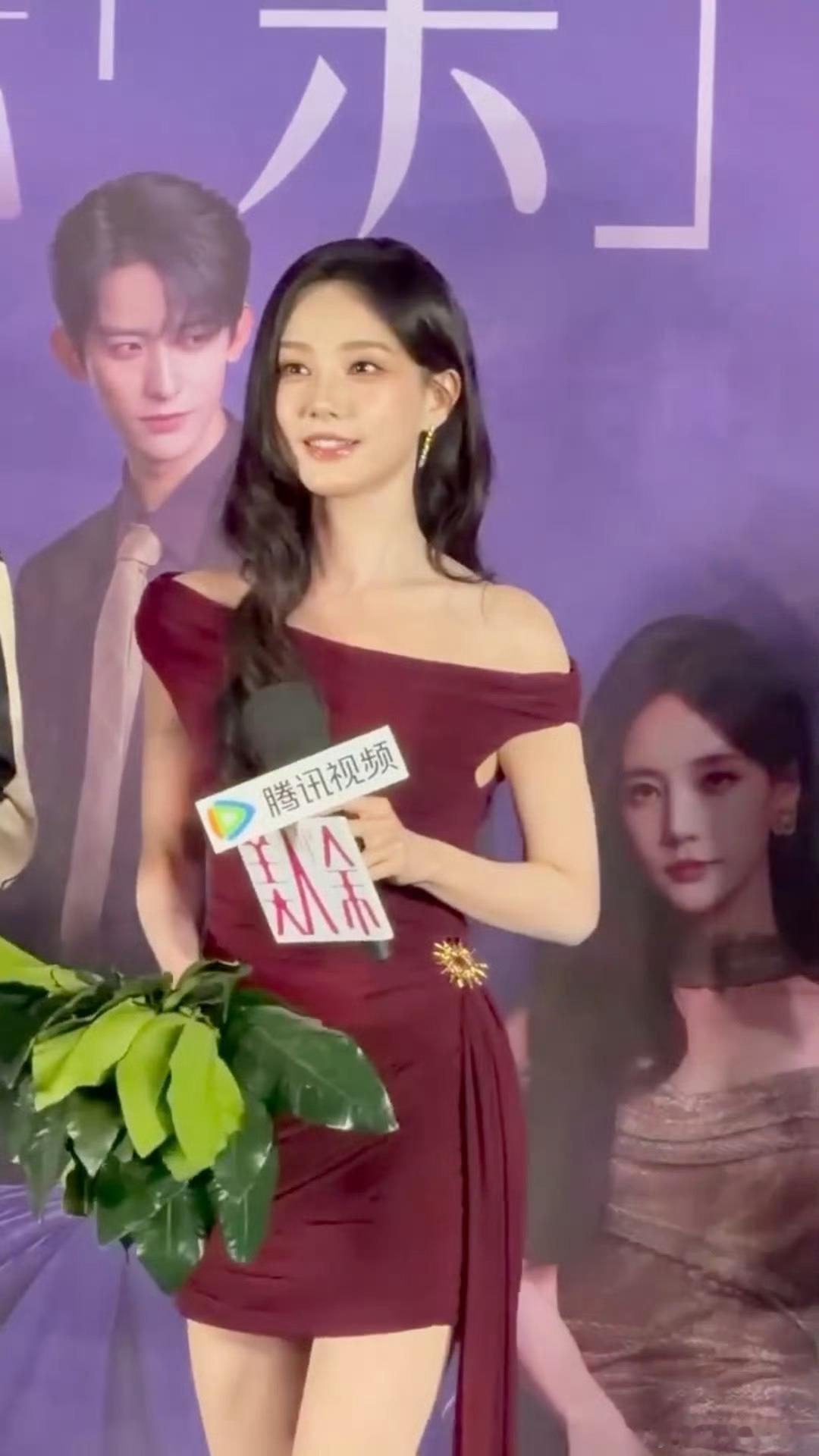 李一桐直播说今晚有大瓜李一桐直播带大家吃瓜内娱难得的实诚瓜主出现！李一桐直播剧透