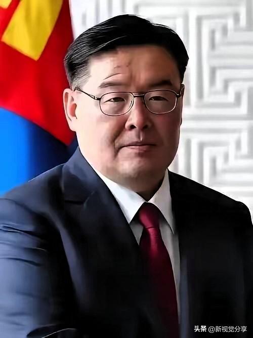 不能等，蒙古国总理赞丹沙塔尔辞职了，说白了就是蒙古国亲华派和亲西方派的斗争开始公
