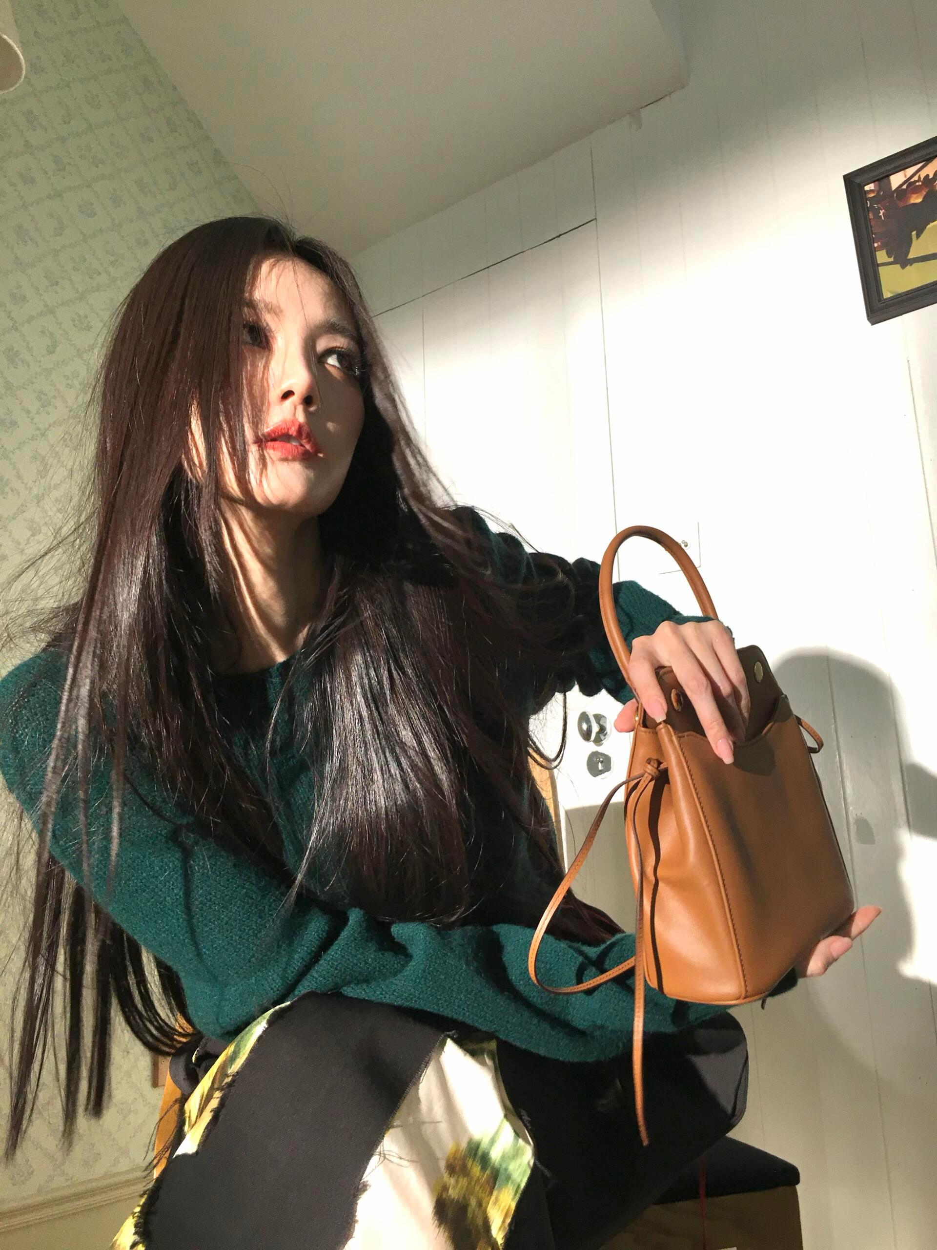 李一桐 in PRADA 2026早秋📸李一桐征集新名字李一桐原ID换不回来了
