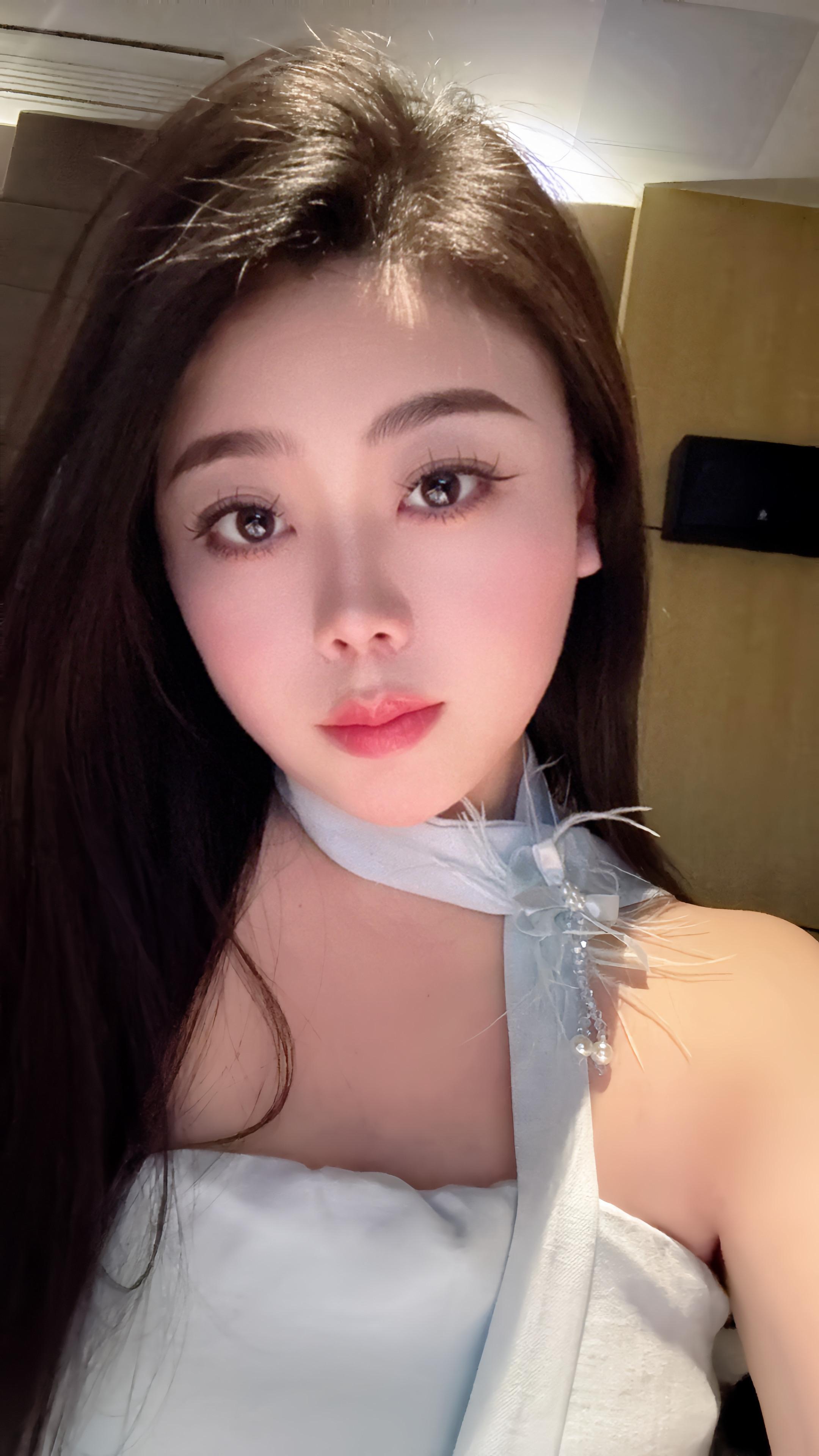 生活是一碗夹生的饭，大家都默不作声的咽了又咽.