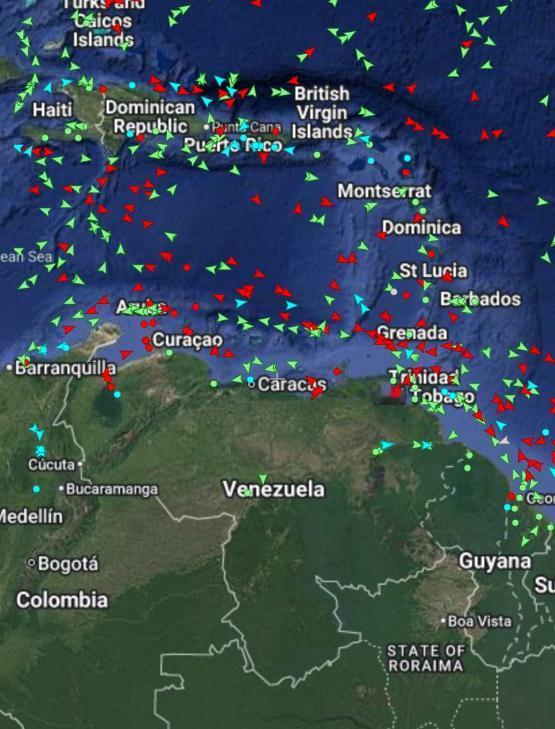 “美国不装了！明抢！”美军特种兵在委内瑞拉海岸扣押所谓伊朗油轮，实际上这是同时打