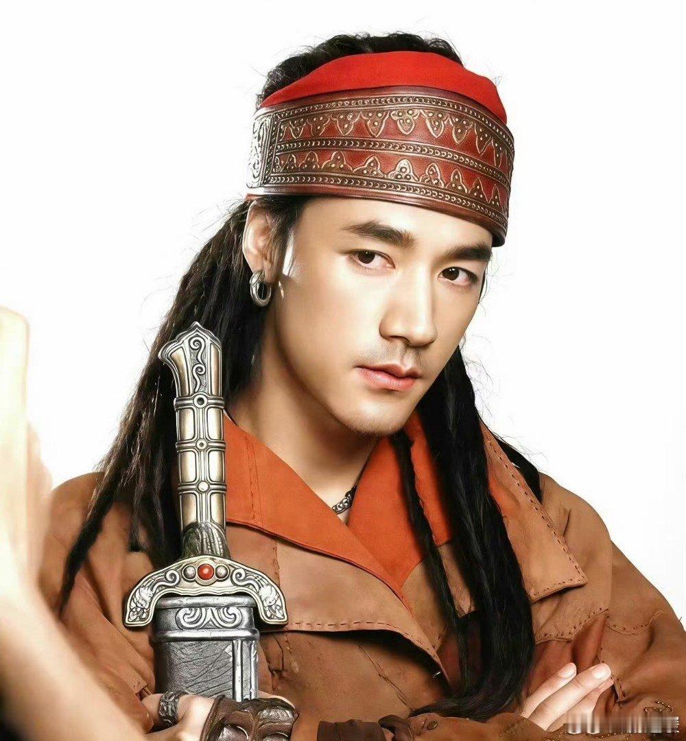 春节档的第一箭是此沙射的 此沙演和伊玄射箭，简直是视觉盛宴。动作干净利落，眼神专