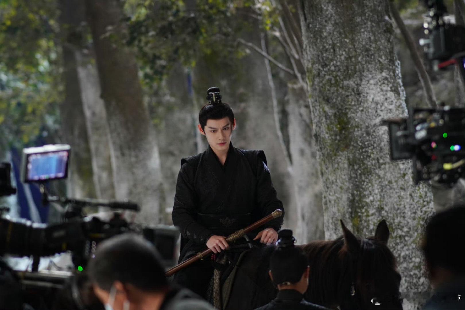 《凤凰台上》罗冼血名字成谜！汪卓成录视频为其辟谣，纠正各种错读，爆笑无奈又认真，