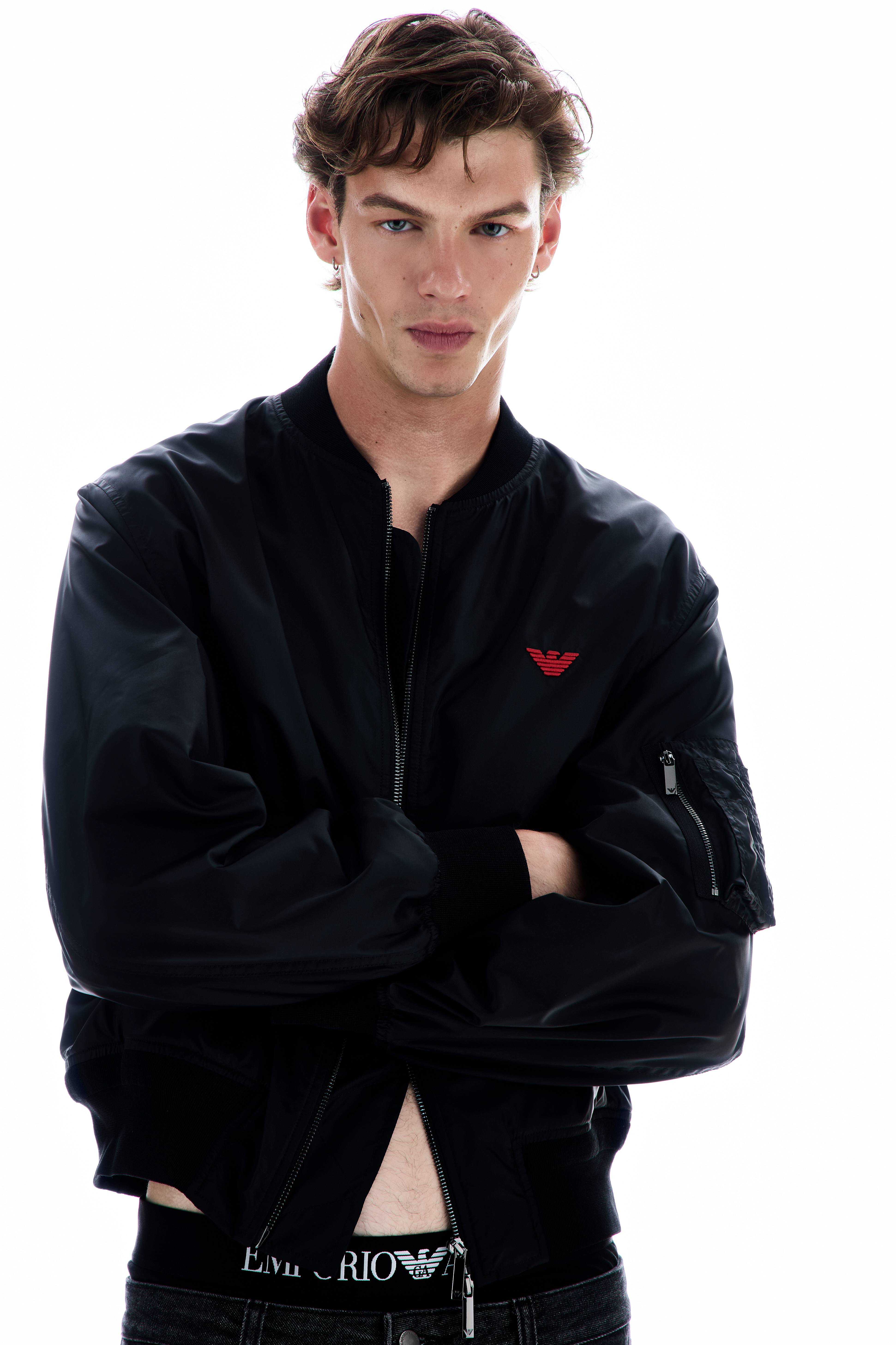 Emporio Armani 与品牌全球形象代言人易烊千玺继2022年后再度联手