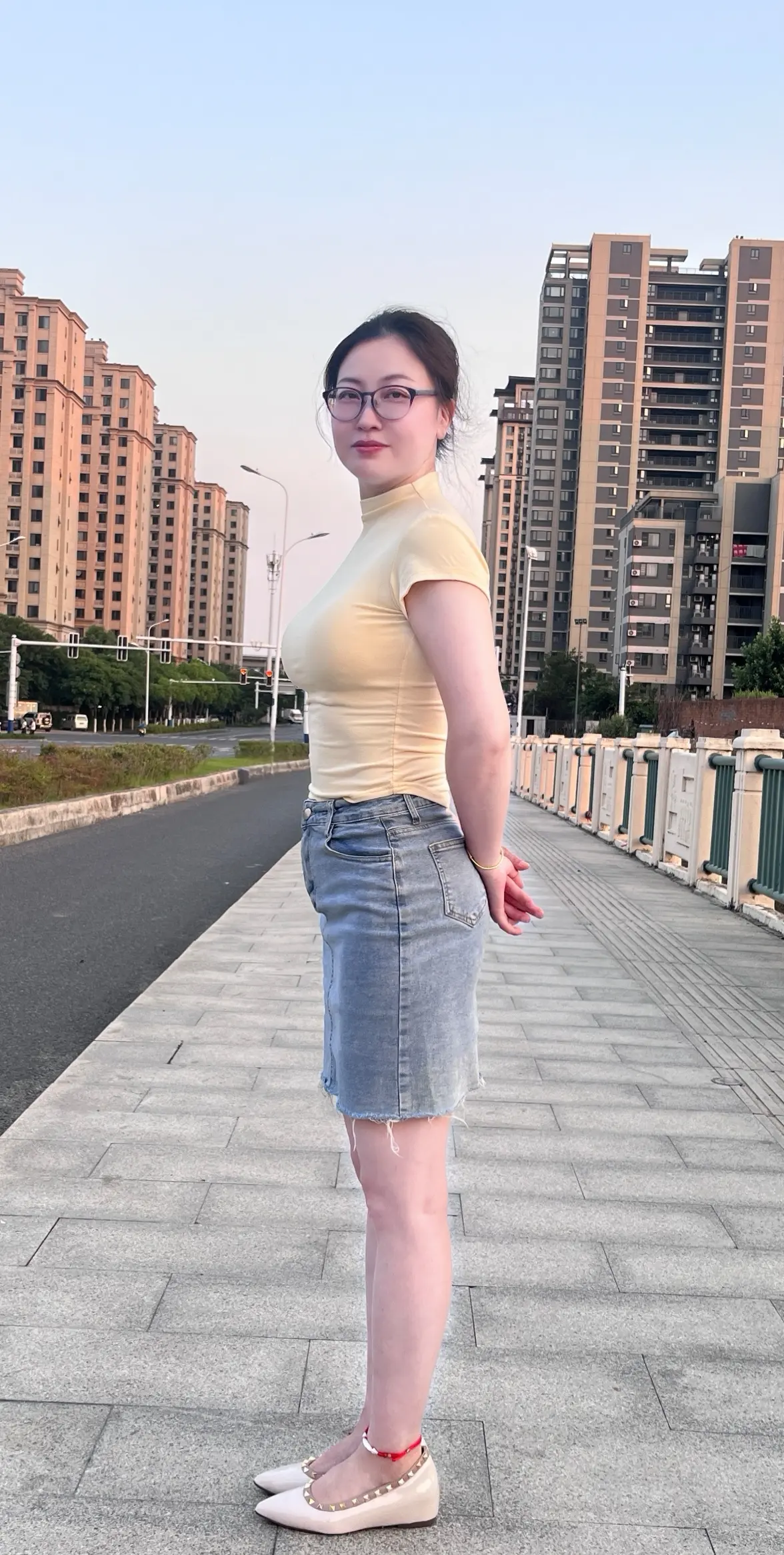 "今年六一儿童节的广告语是：即使你渐渐成为全世界的大人，但永远还是某一...