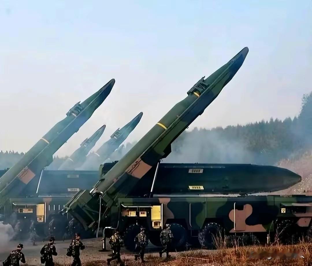 厉兵秣马、枕戈待旦。如果国际形势发生重大事变，我们一定要抓住千载难逢的时机，一击