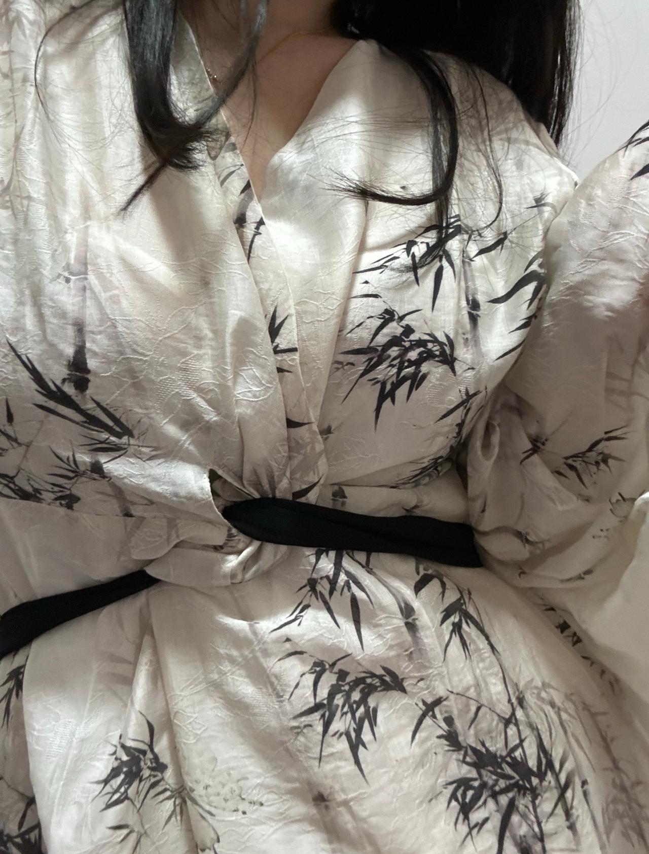买了件丑裙子 清明奔现穿 ​​​