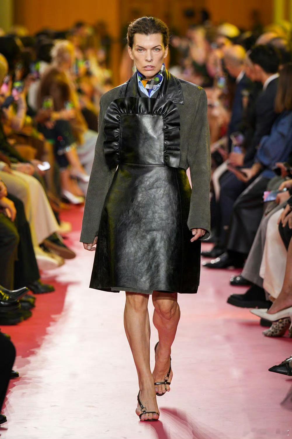 MiuMiu打算今年让女明星们穿围裙吗 ​​​