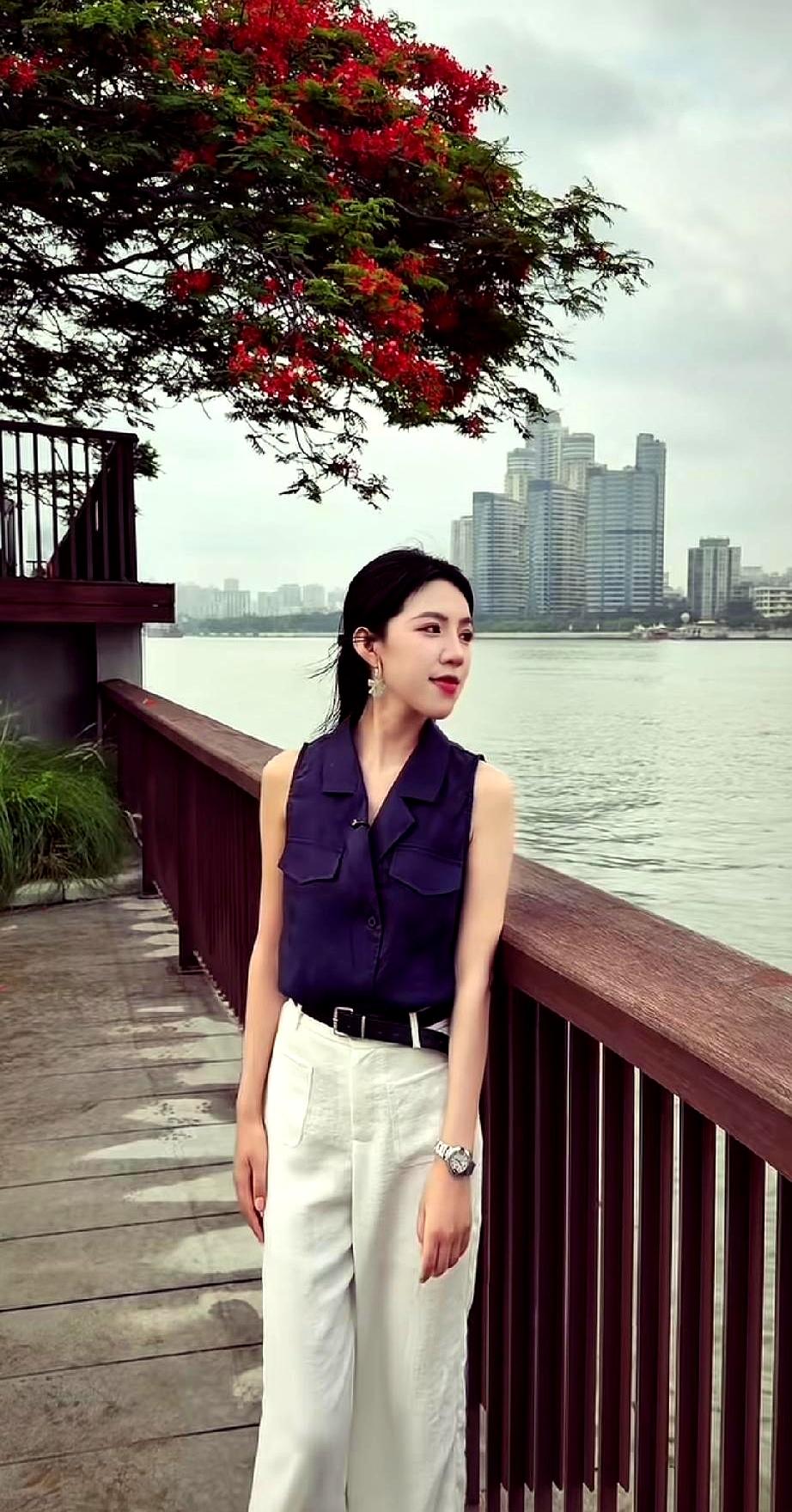 麦小登这次总算亲自回到自己的穿搭账号了，网友一看就懂：这才是正主该有的流量。
要
