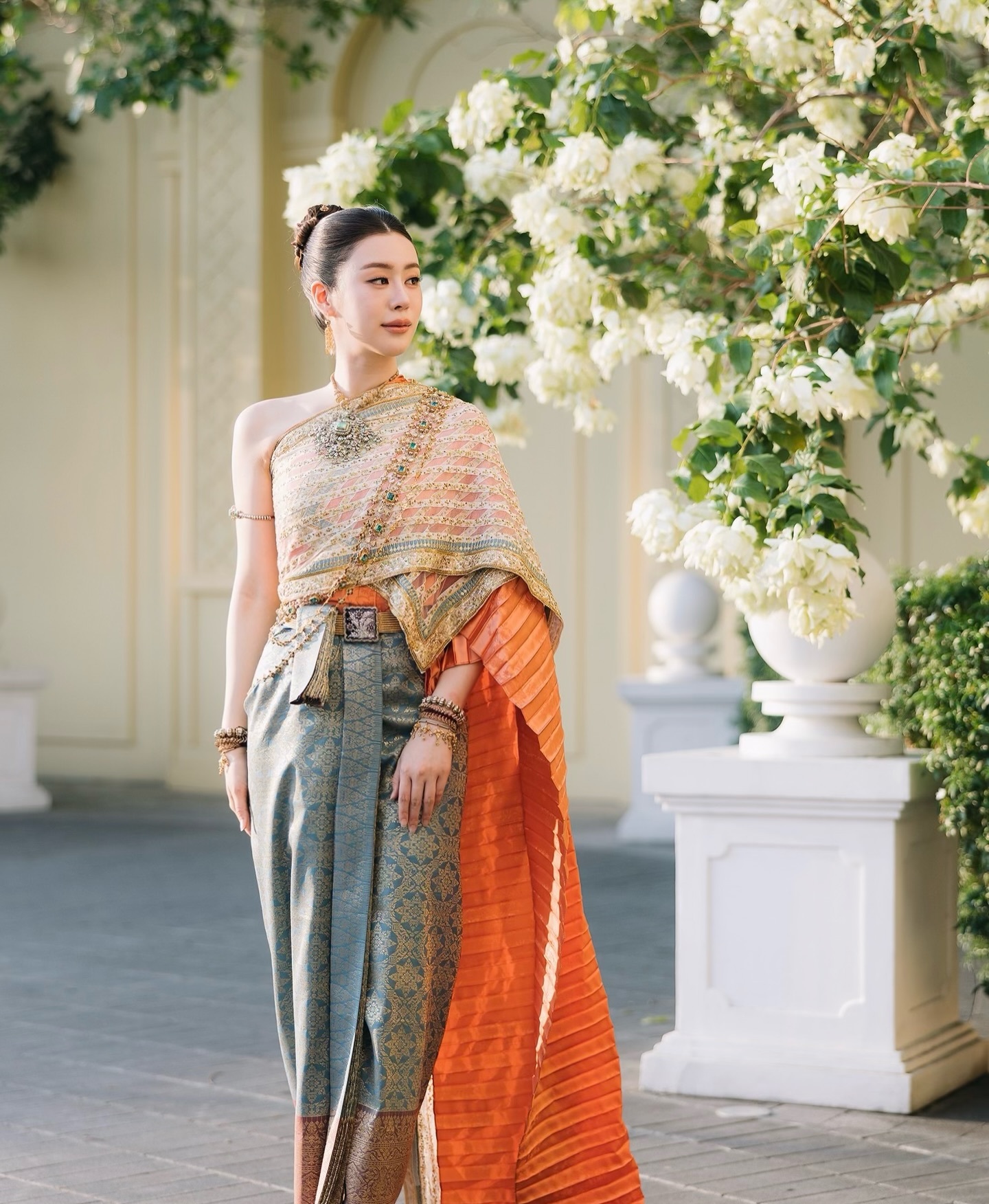 BamSaraleeBam Saralee｜IG动态🥂宋干节快乐💦✨🌼Ba