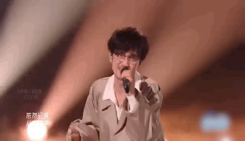 千禧年真的是金曲时代  咱就是说跨年晚会上的千禧金曲，恰似旧友重逢。每一段旋律都