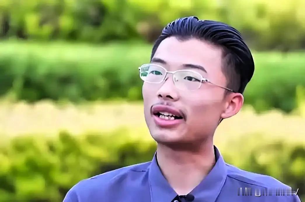 今天看头条，看到有网友戏称四大传说级人物！

第一位郭有才，因一首歌爆红网络，圈