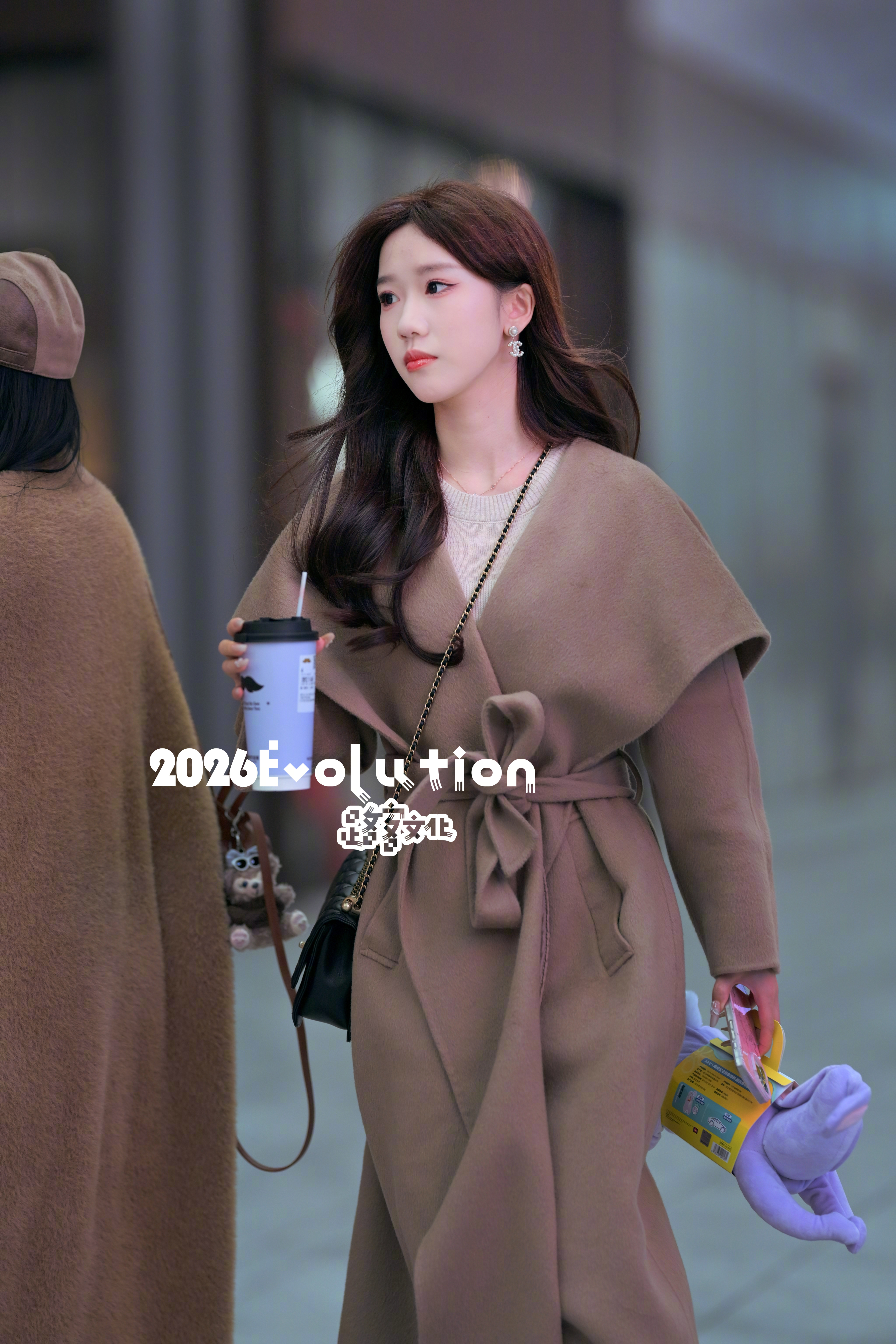 再来一个侧面小姐姐的脸是真的小 