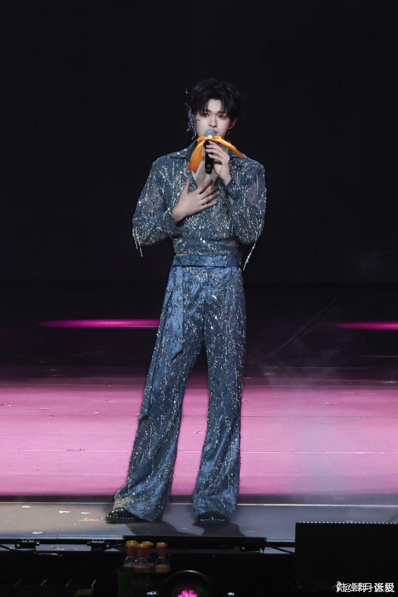 张极去济南了 关注张极行程来到济南，愿每一天都过得自在又开心 