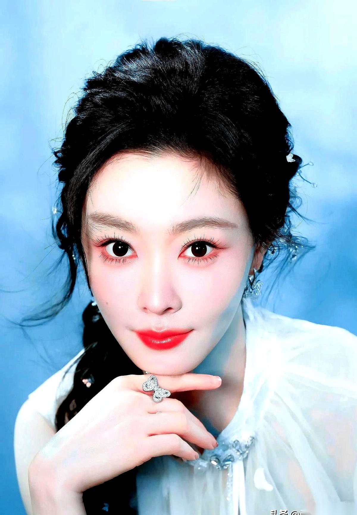 最狠的，从来不是取关，也不是搬家。
是她一个人去看骨科那天，他的IP在千里之外的