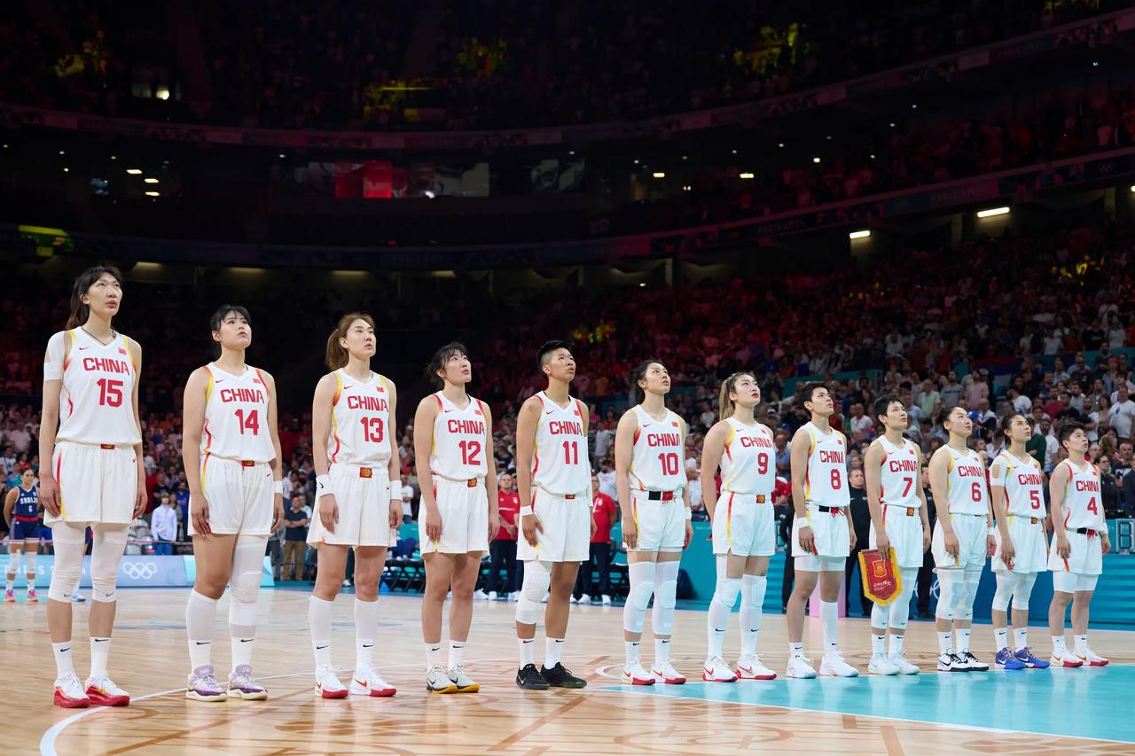 中国女篮把自己逼到绝境了！

昨晚，中国女篮惨败给塞尔维亚女篮，上半场还能与塞尔