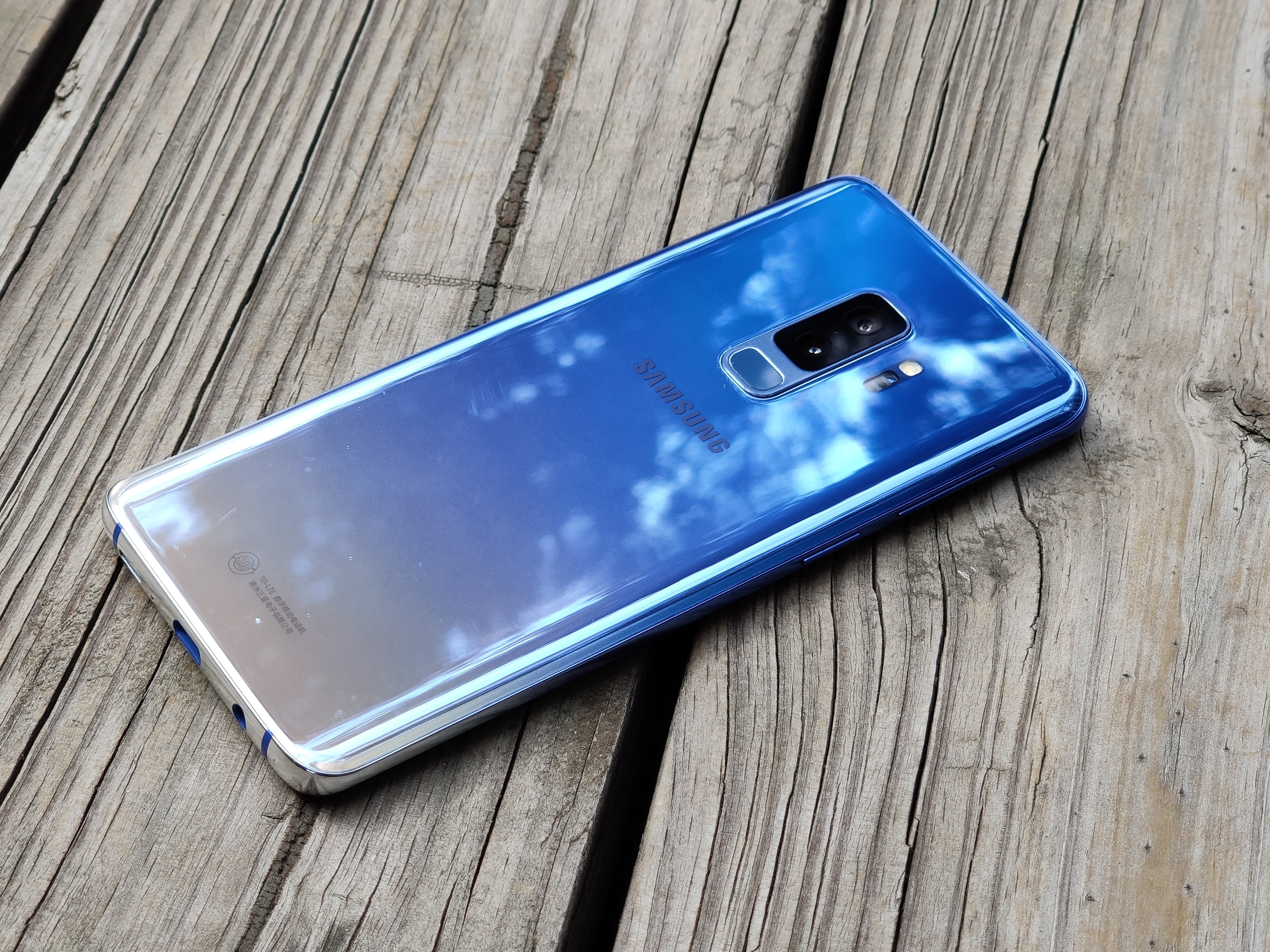 看到今天华为Pura90的图，让我想起了这台手机，这渐变色如何？