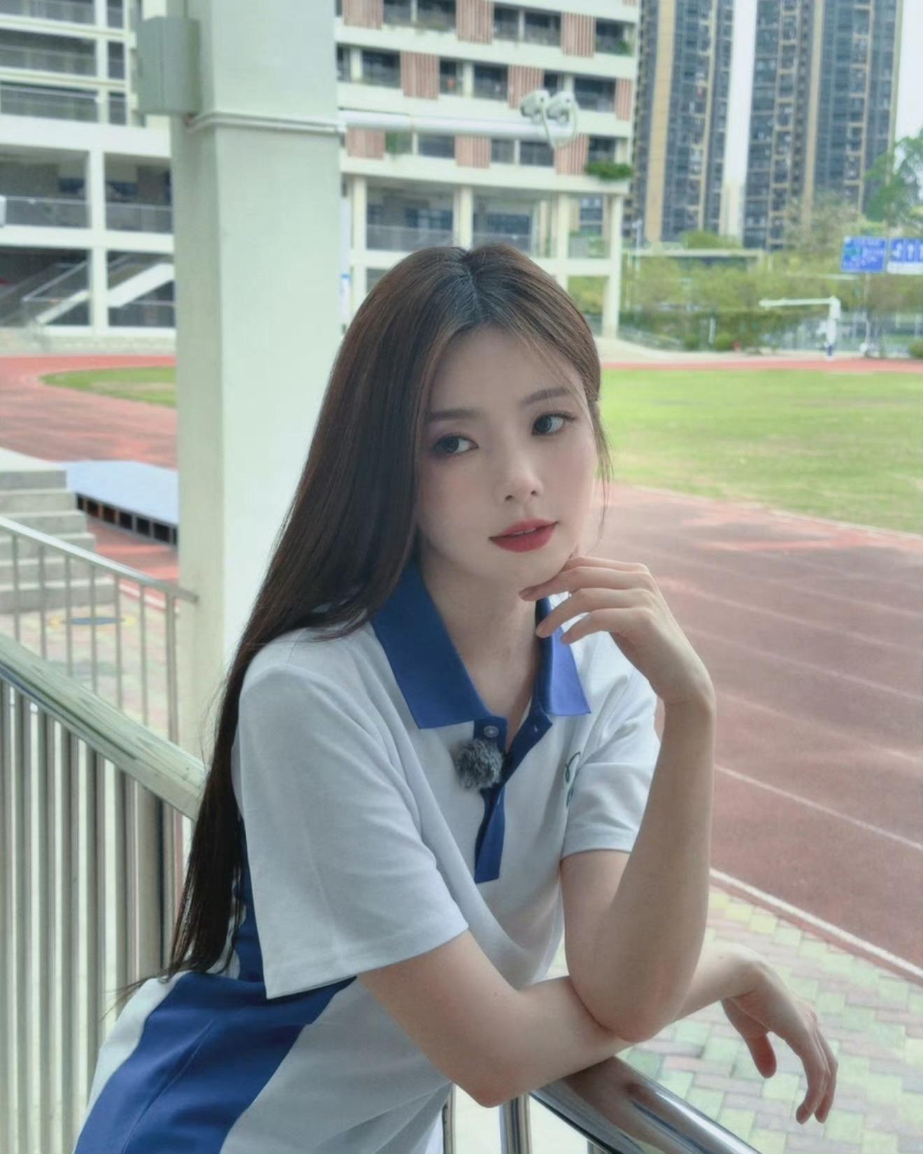陈卓璇当拾巡回演唱会 czx 陈卓璇首张个人专辑当拾 想说的话都留在歌里