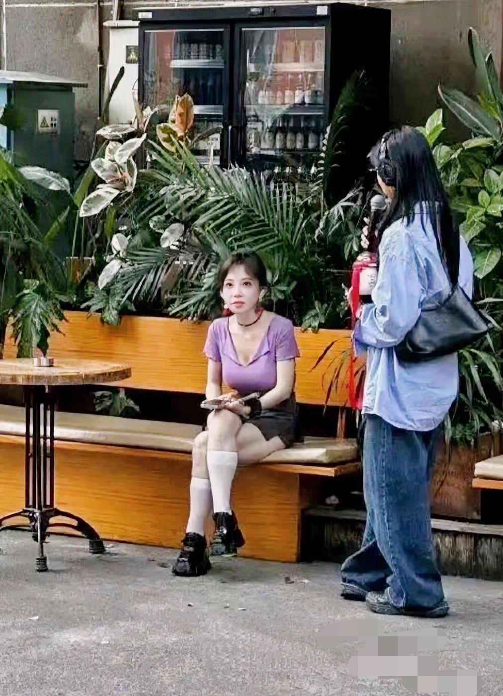 🐻感觉太重了，要掉下来的那种感觉，个子不高，其实不适合这么大，就会显得上半身很