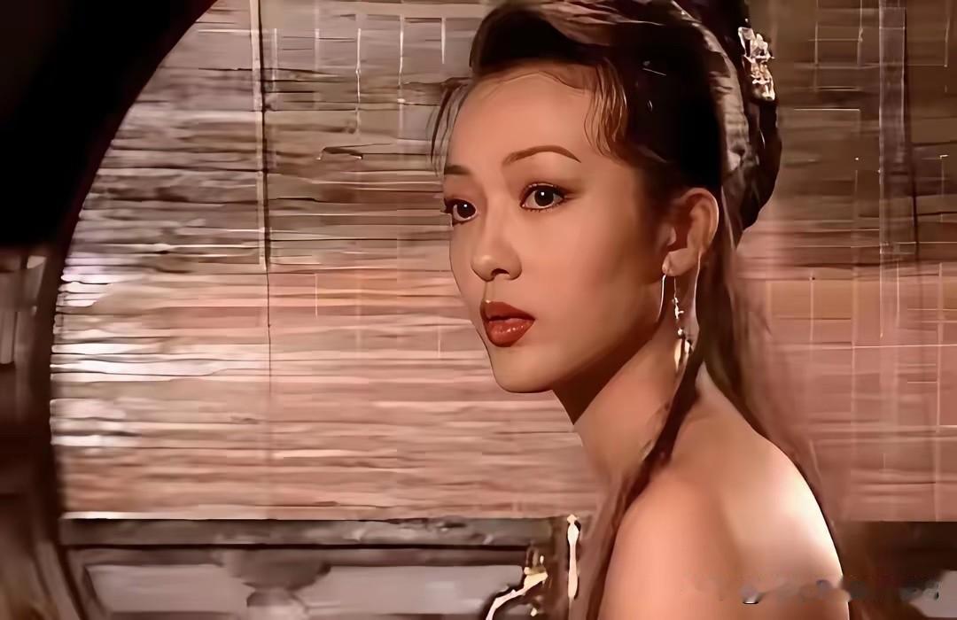 这位女演员长得实在是太漂亮了，颜值比王思懿高，气质不输俞飞鸿，不管是侧颜，还是正