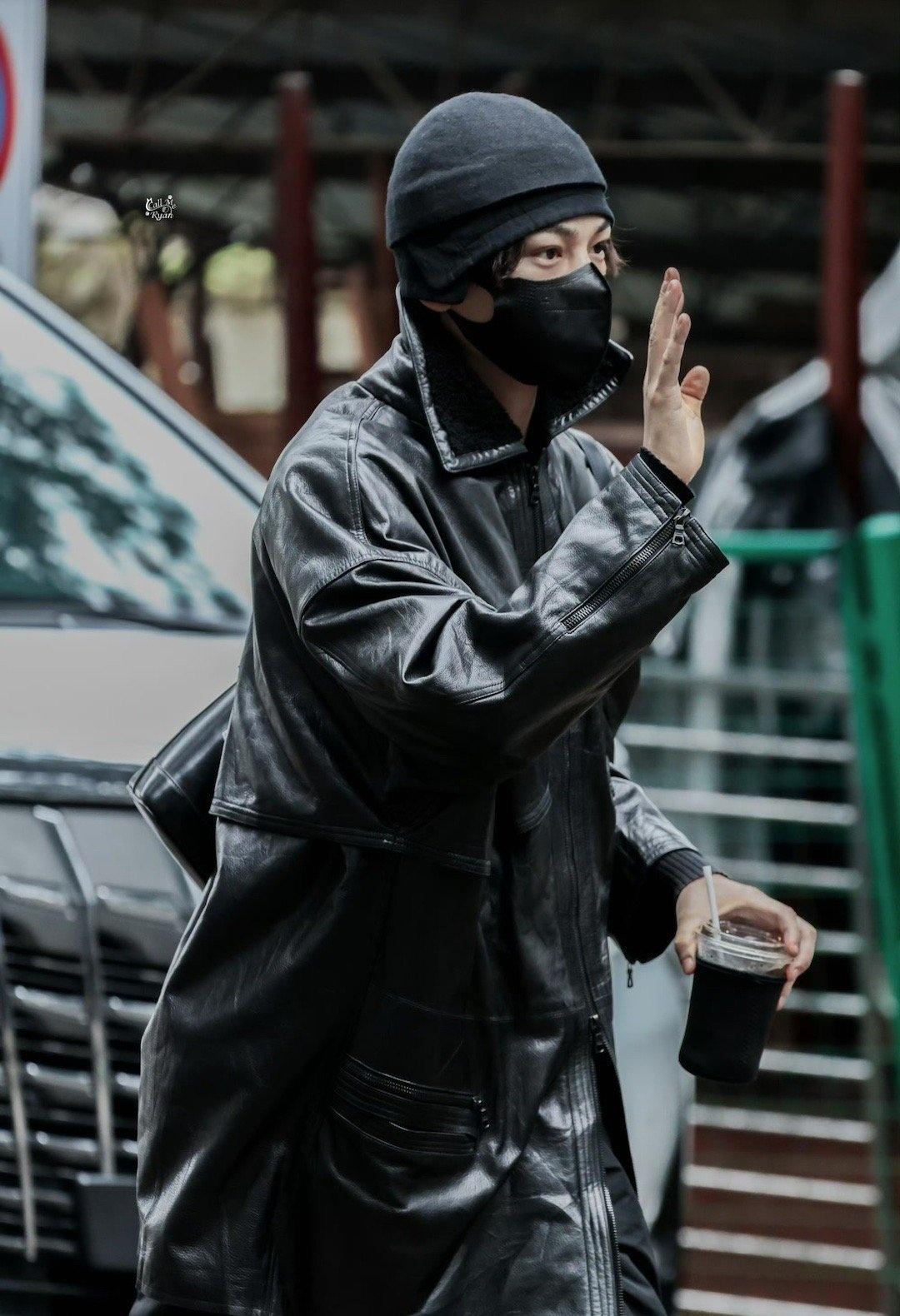 丨丁禹兮陈伦 

微表情掌控者驾到🎯@丁禹兮✨ 陈伦推眼镜的冷笑🎃用细节撕裂