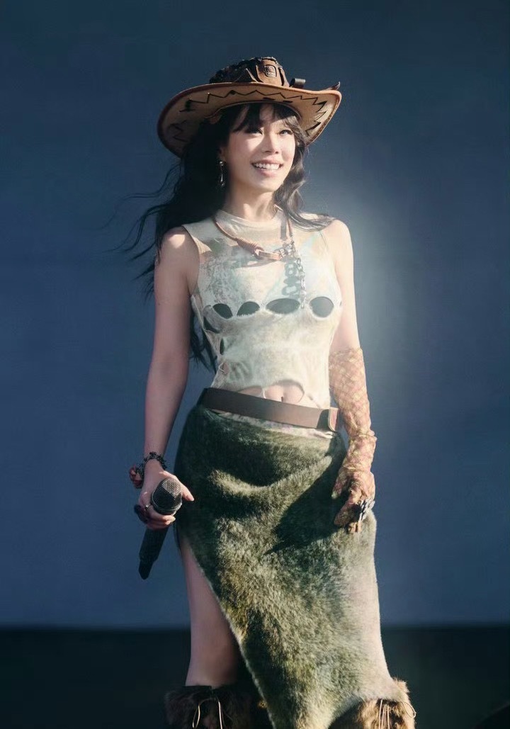 万妮达回应歌手万妮达：大家好我是歌手万妮达！歌手2026我来啦！期待妮达在歌手的