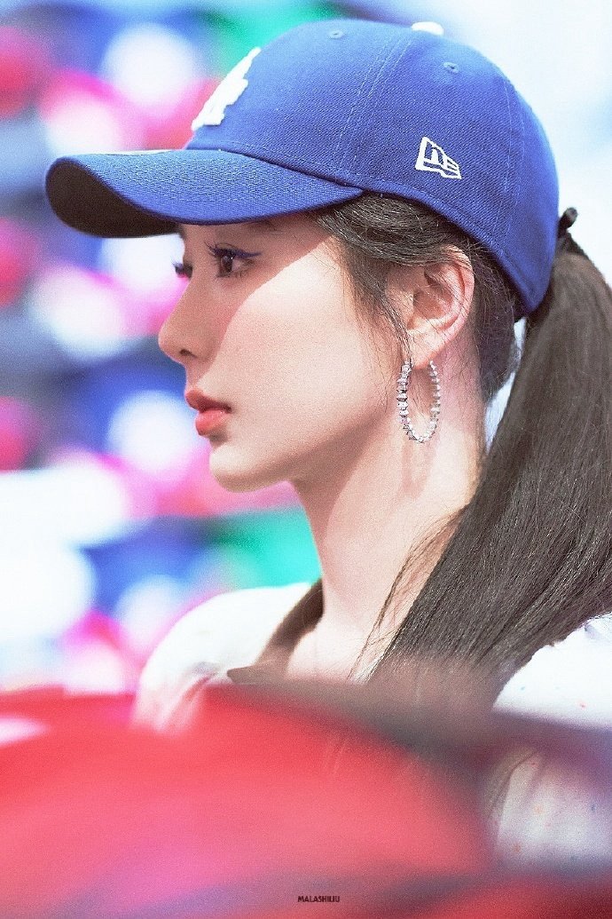 杨紫玉兰花开君再来 💜杨紫董竹君 我想问路：请告诉我到你的心里该怎么走？  杨