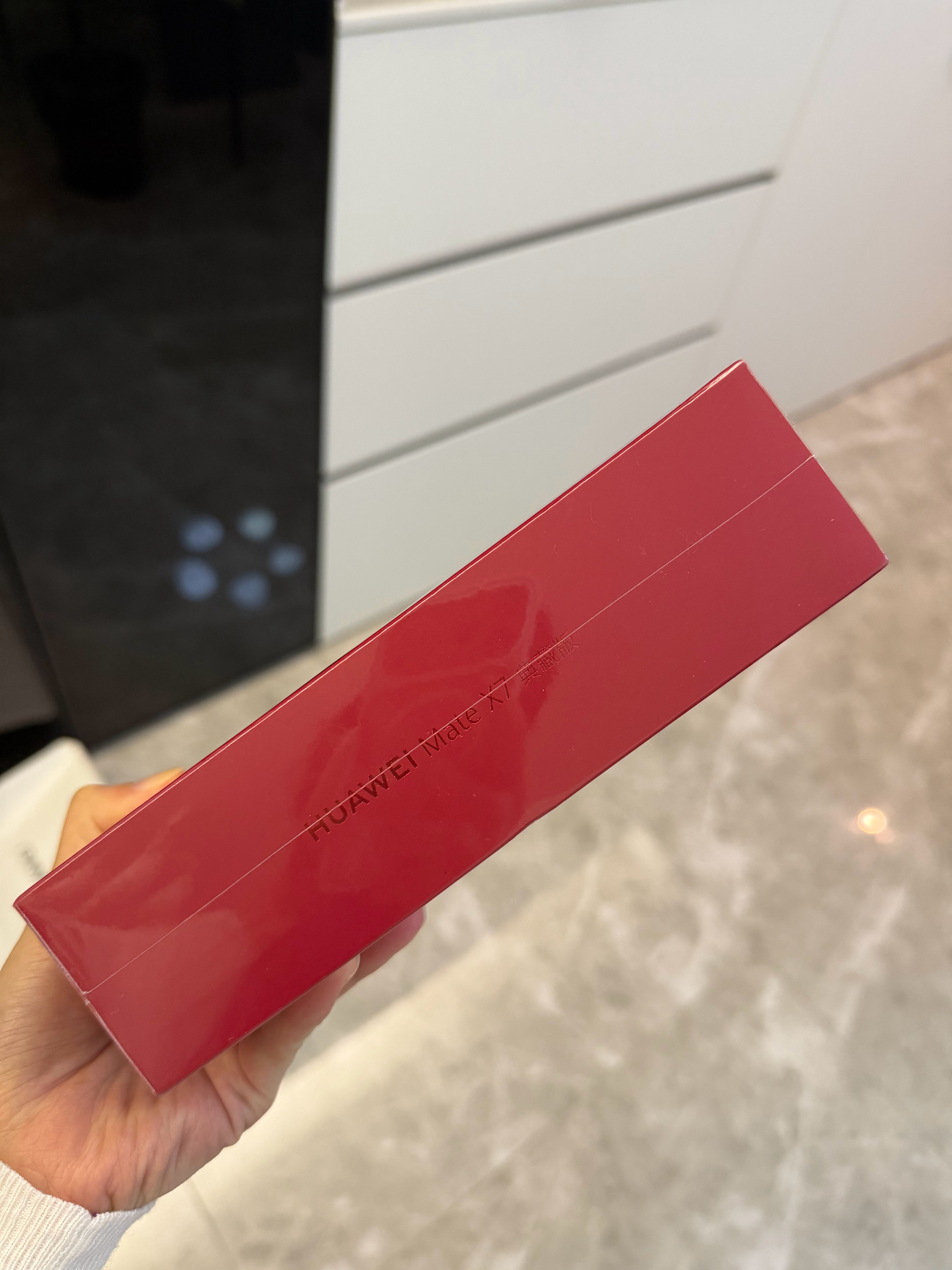 直降1000，华为Mate X7典藏版 16+512 寰宇红，全新未拆封，全国联