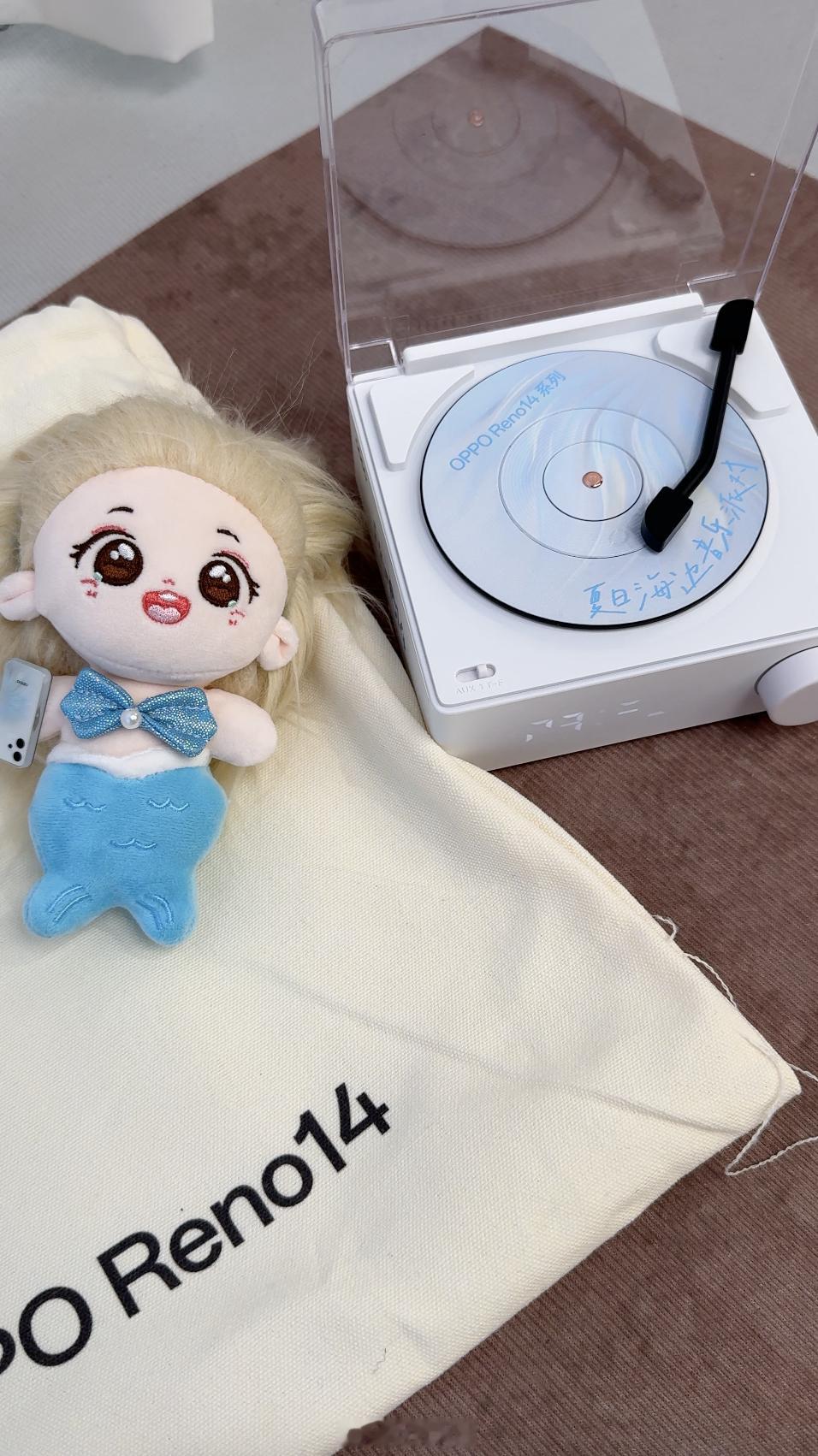 开箱视频秒被夹[单身狗]🎁点赞这条抽送视频中的音响～ ​​​
