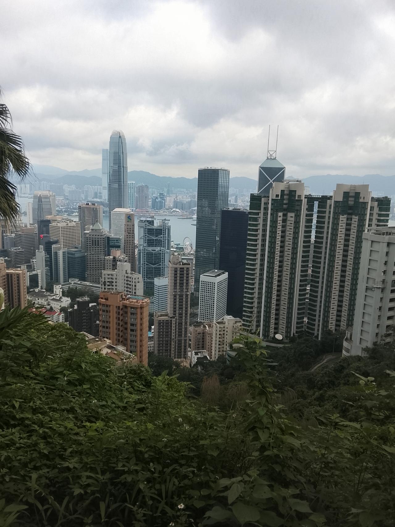 爬太平山,到山顶喝咖啡