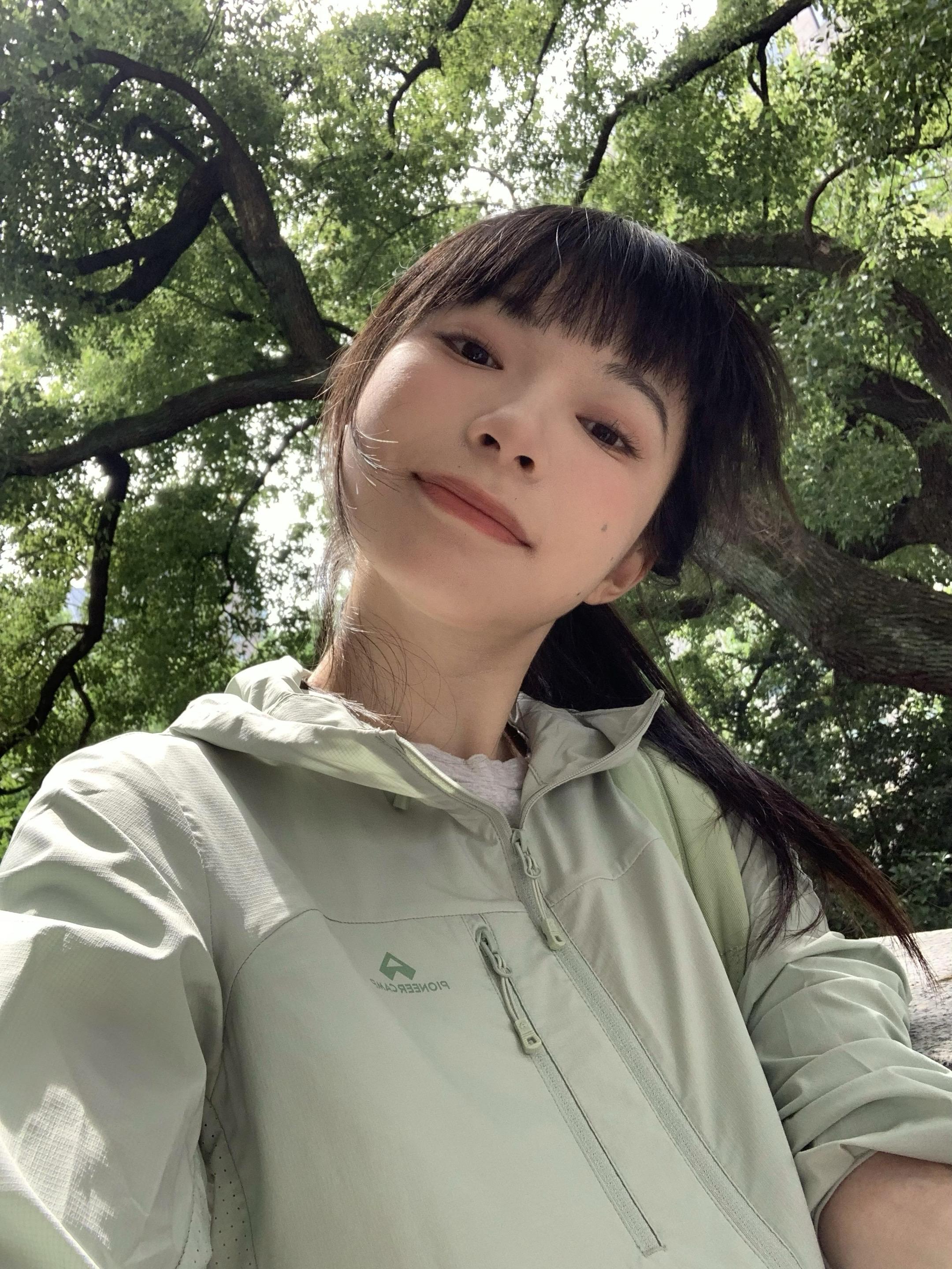 🌳树会拥抱每个抬头的人。
