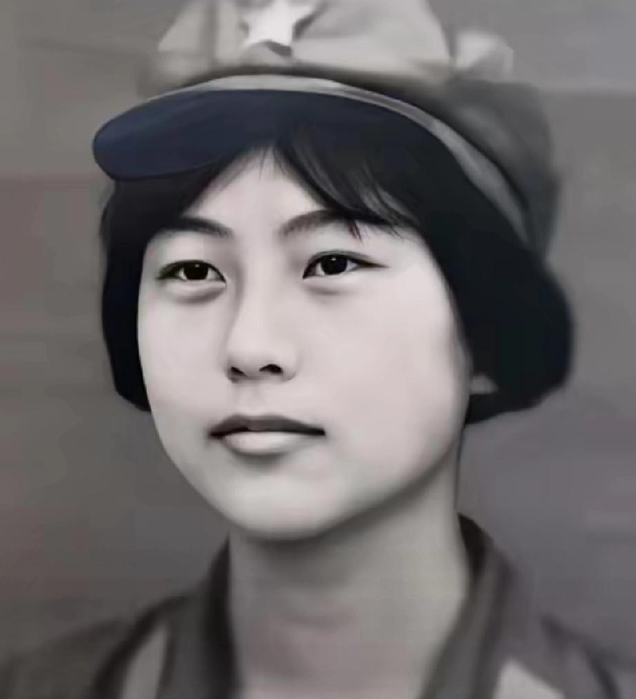 1982年，一女飞行员驾驶运输机从张家口机场起飞，当飞机爬到700米高空时，一架