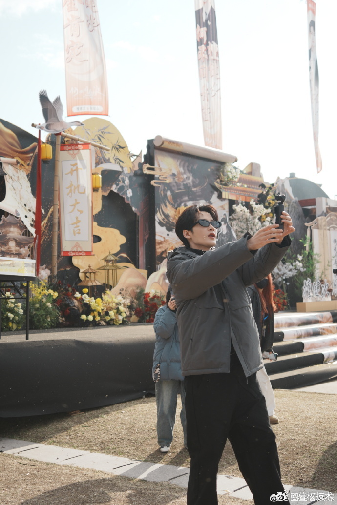 檀健次为横店送上生日祝福 很难得看见演员聊自己和横店的缘分，檀健次没有堆砌华丽辞