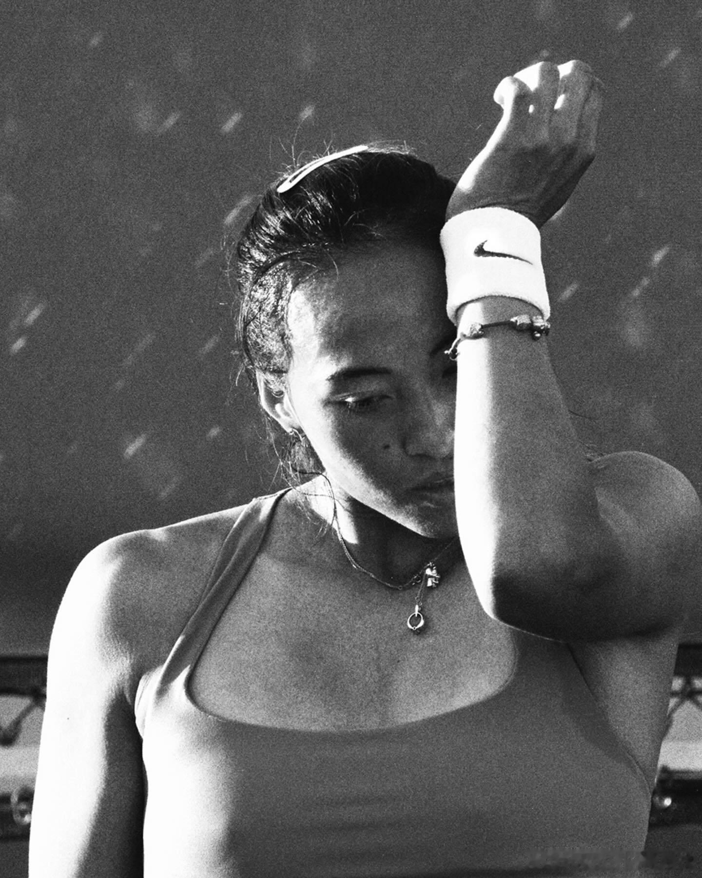 郑钦文🇨🇳大片又来了郑钦文为《Court Supremes》拍摄大片。捕捉到