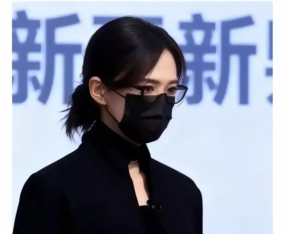 一觉睡醒，全网都知道了
 
今天清晨，多城官宣跨年夜地铁延长至次日两点，配合灯光