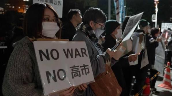不出意外，高市早苗内阁的支持率持续下滑。根据多家日本媒体的最新民调结果显示，其支