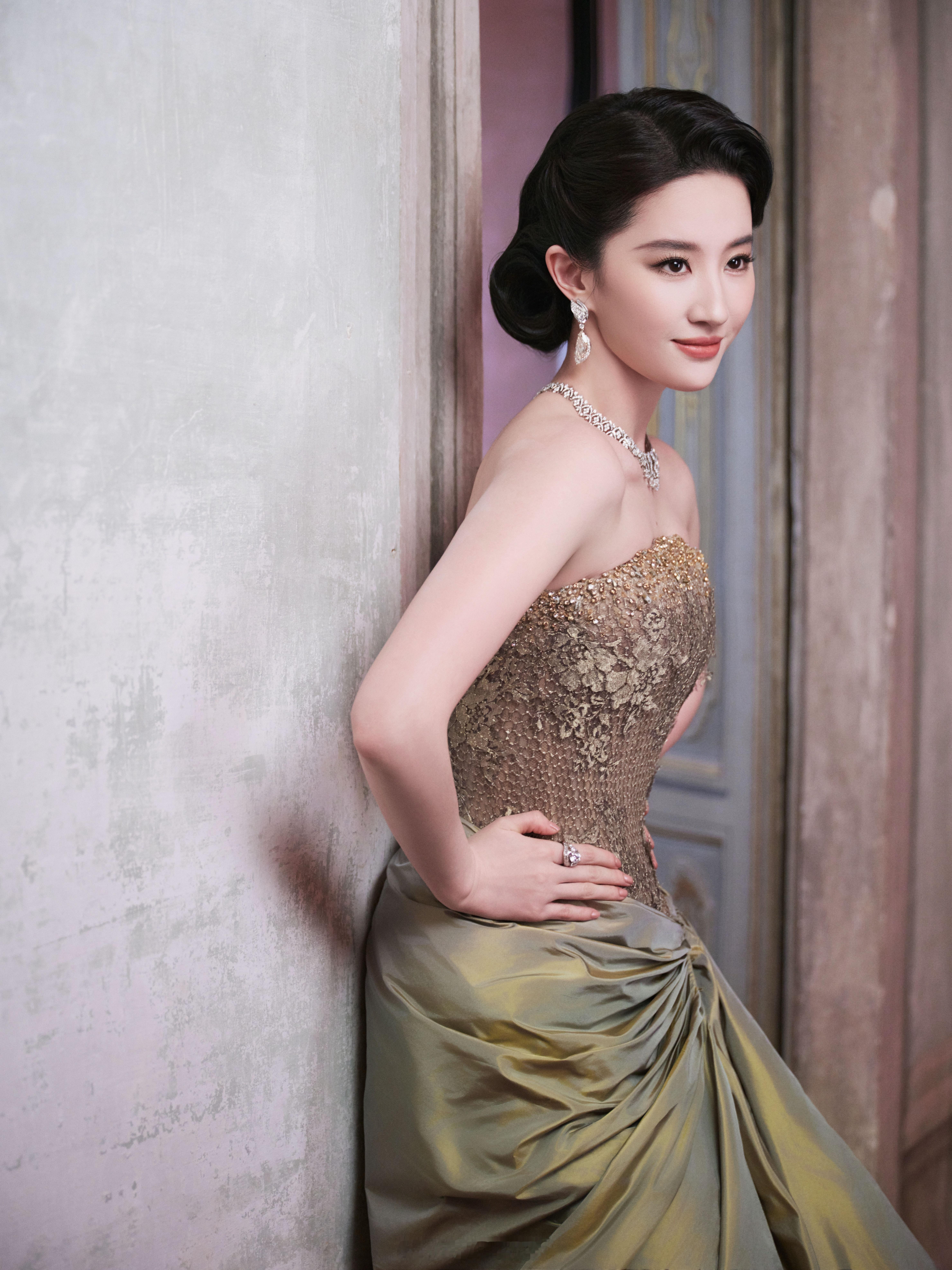 我个人觉得内娱最适合演林黛玉这个角色只有刘亦菲，适配度实在是太高了！网传新红楼梦