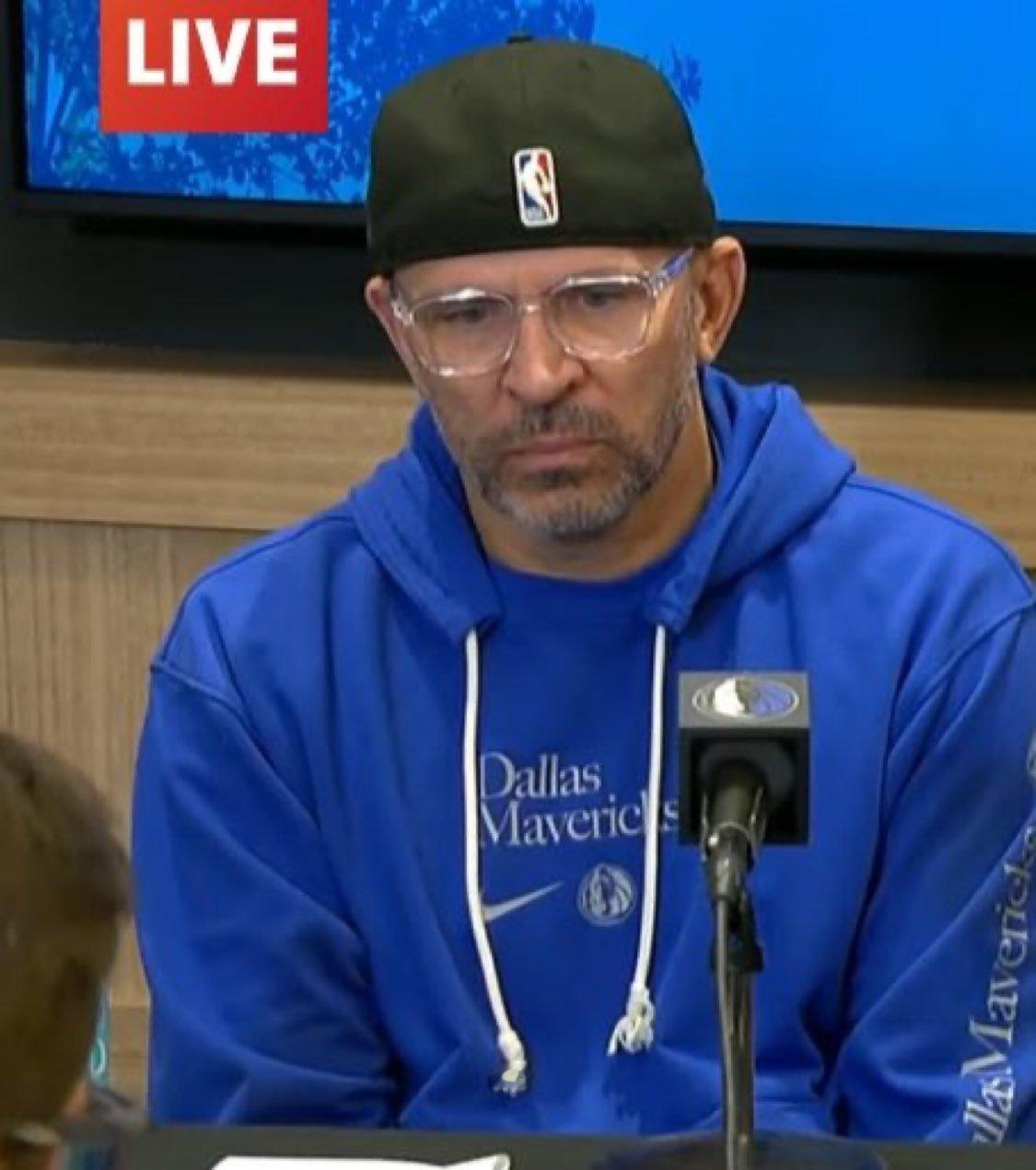 生病一个多礼拜，今天尝试恢复打球，最后两局扔了三个三不沾……这个比赛状态糟糕的，