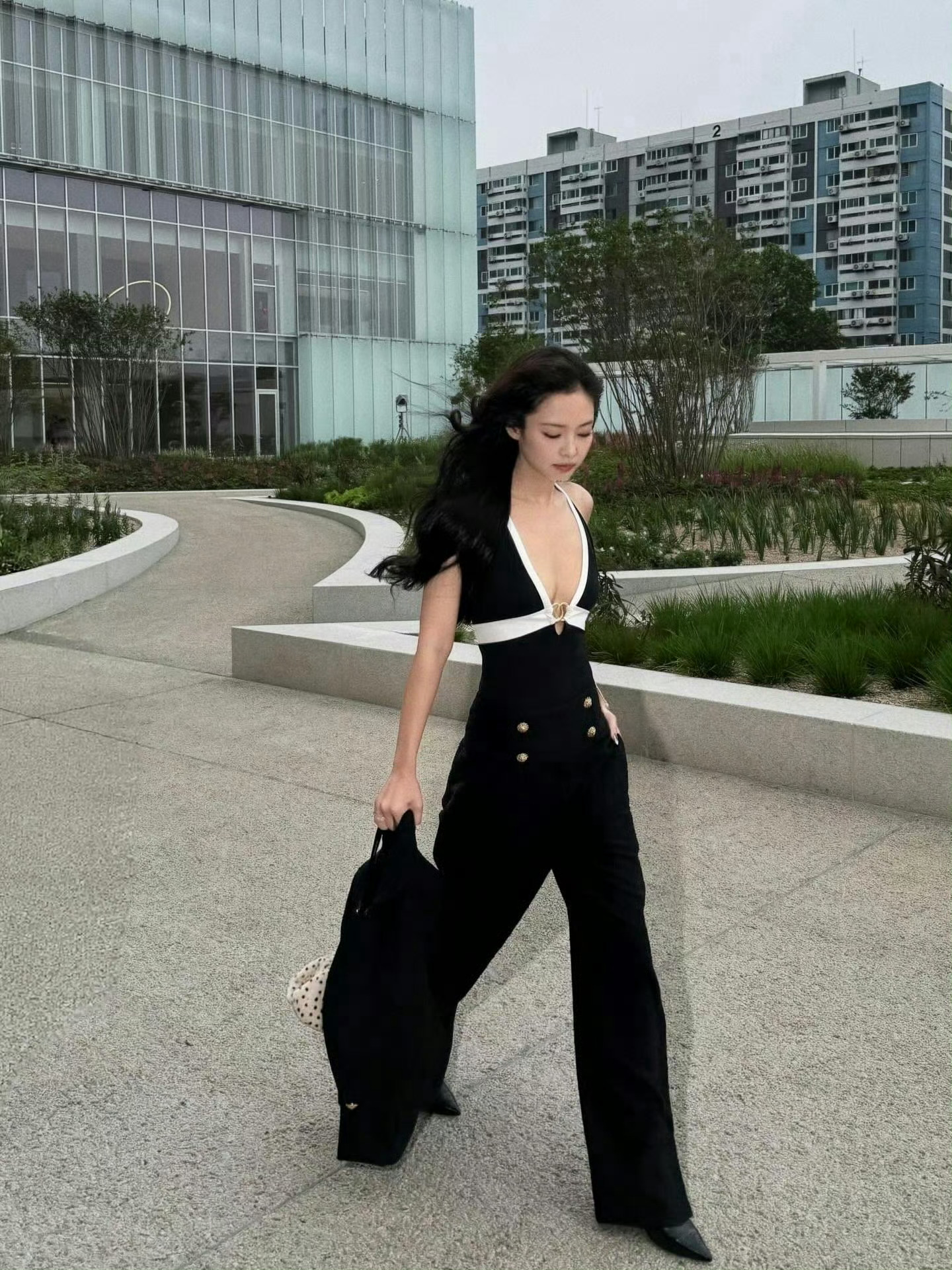 Jennie自曝曾因身材自卑我只能说，女性对自己的要求还是太高了，希望男性可以把