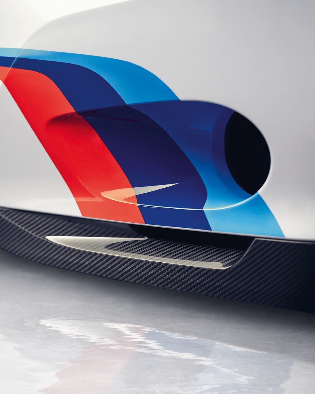 宝马的个性化定制车漆，是///M Power性能基因与车主个性表达的完美融合，打