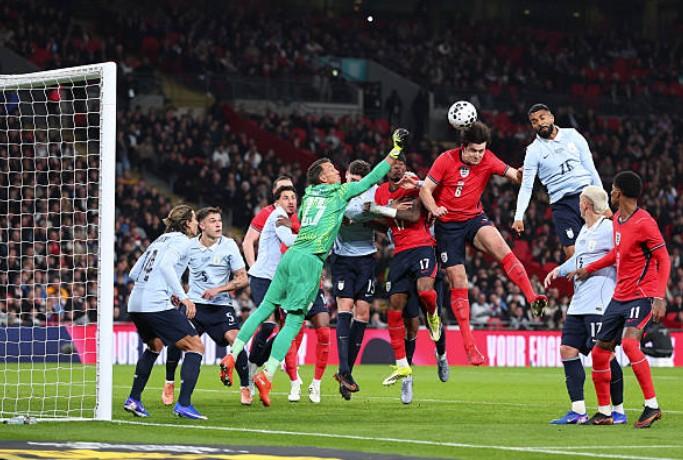 英格兰1-1乌拉圭！
世界第四惨遭绝平，补时送点功亏一篑！

北京时间3月28日