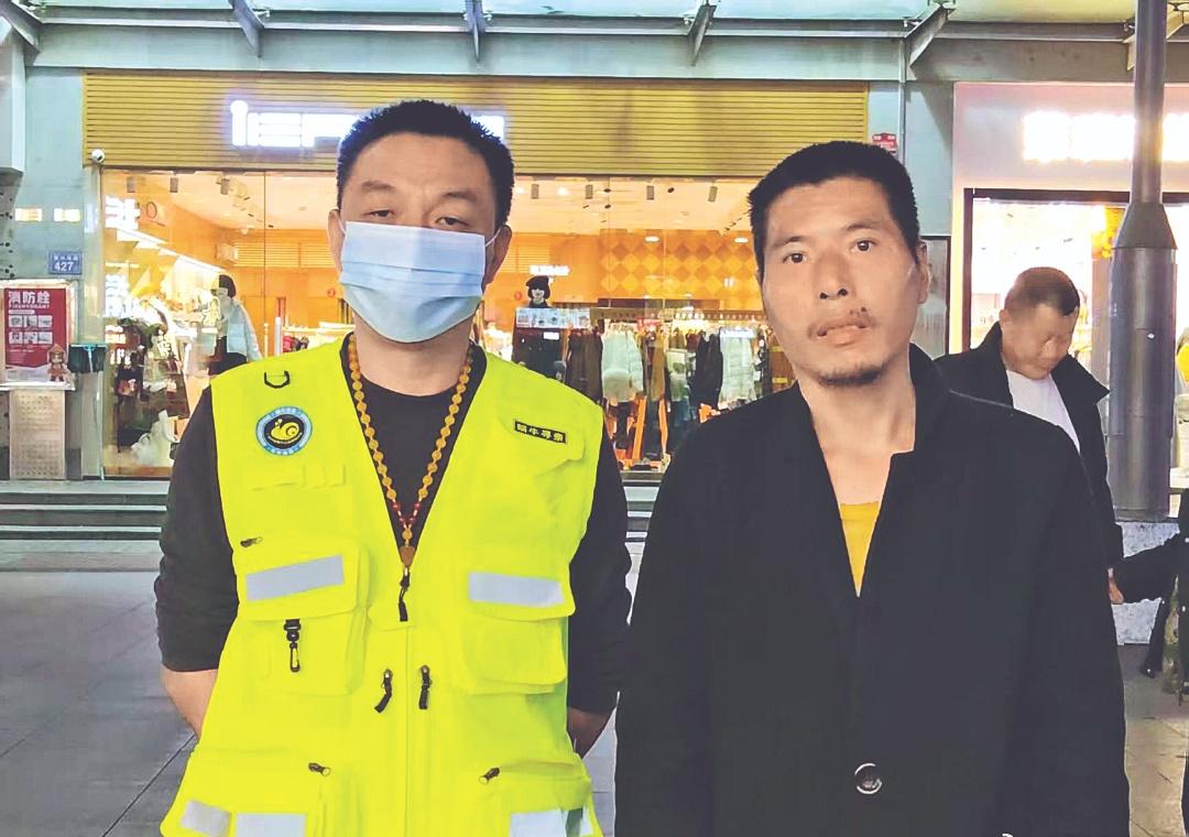 【流浪男子寻大竹家人】近日，广东省广州市天河区利富蜗牛公益服务中心志愿者在湖南长