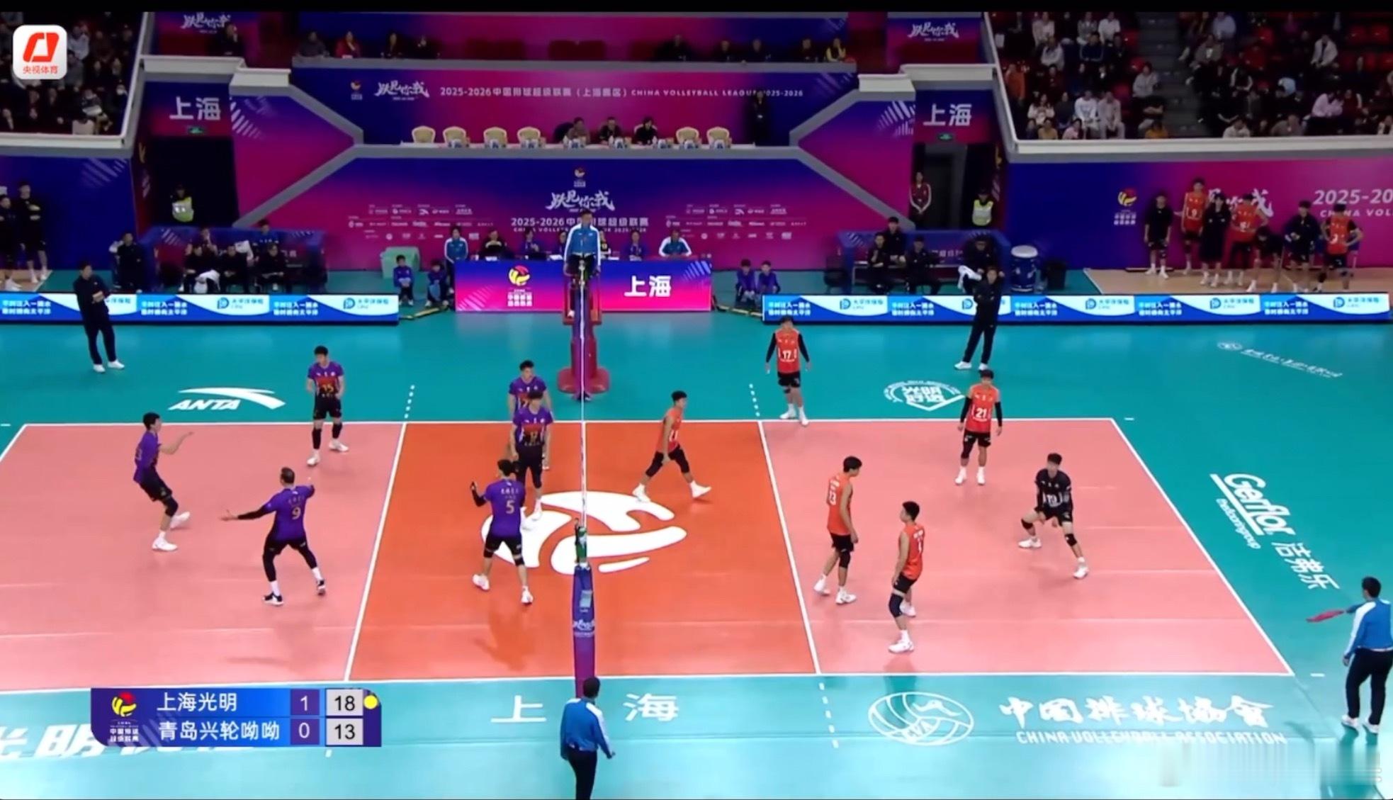 这溜边也太不把发球的当回事了 