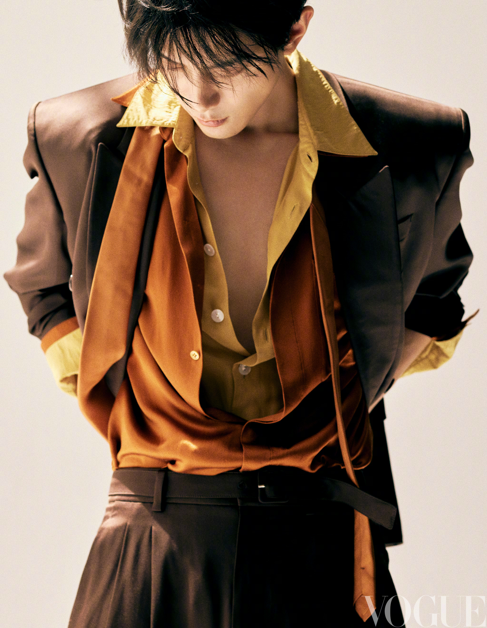 邓凯 × VOGUE China May 2026演员出镜 VOGUE 五月号大
