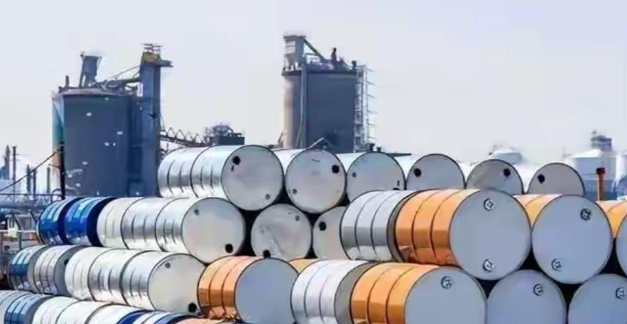 路透社消息称印度买400吨伊朗石油用人民币结账，这下美国要闹心了。此前人民币国际